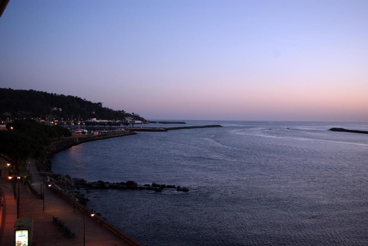 Txingudi By Basquelidays Apartment Hondarribia Luaran gambar